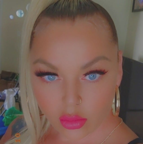 Meet your Posher, Sandra - Picture 1 of 1